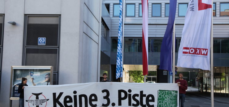 Presseaktion vor WKO: Kein Abbau von Umweltschutz als Reaktion auf 3. Piste