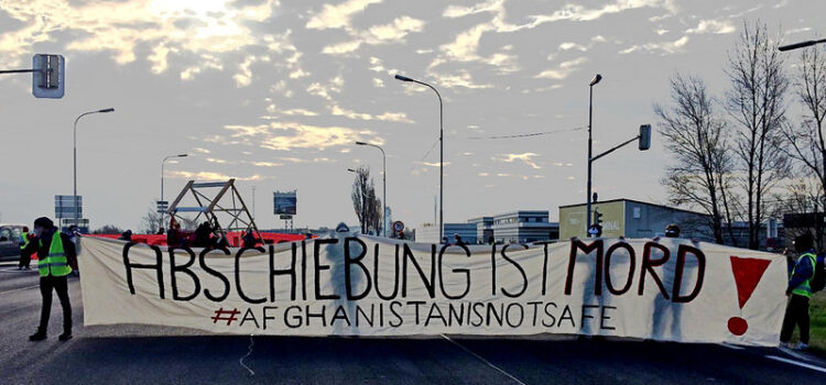 Blockadeaktion Abschiebeflug Afghanistan