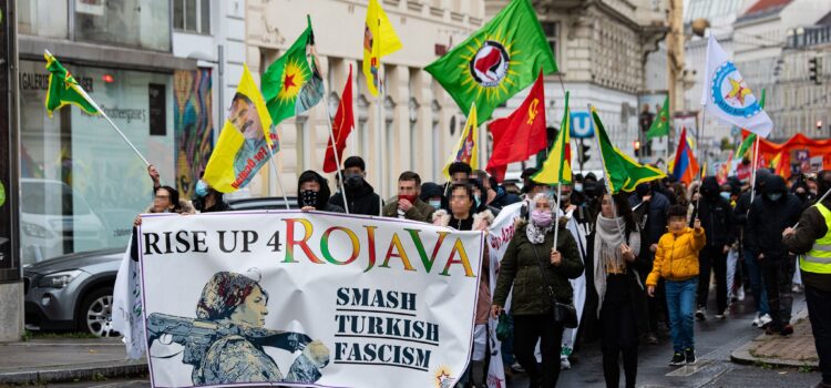 RiseUp4Rojava: Rede von System Change am Welt-Kobanê-Tag