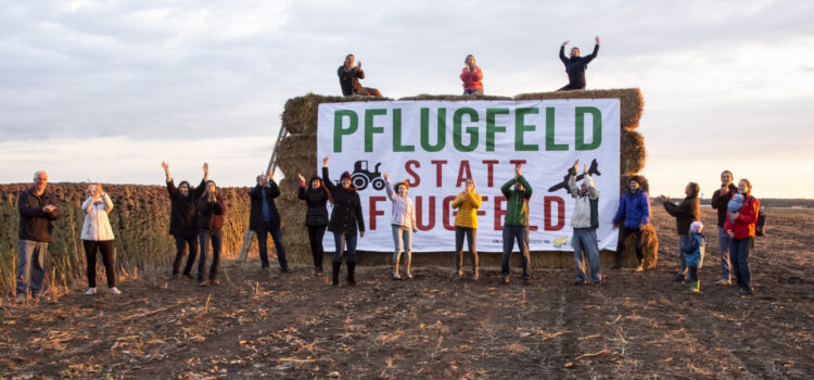 14.08. Aktionstag Pflugfeld statt Flugfeld!