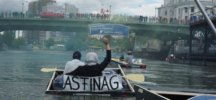 Presseaussendung: Lobau-Autobahn: Blockadeaktion mit über 150 Aktivist:innen am Donaukanal in Wien gegen fossiles Monsterprojekt