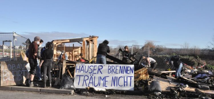 Mahnwache gegen den Brandanschlag