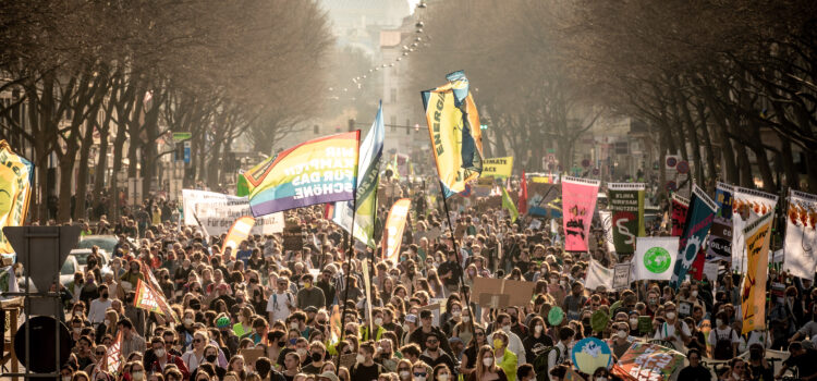 25.03. Weltweiter Klimastreik: Es gibt keinen Frieden ohne Klimagerechtigkeit