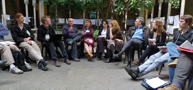 Degrowth: Sozial-ökologische Wende statt Wachstum Degrowth: Sozial-ökologische Wende statt Wachstum